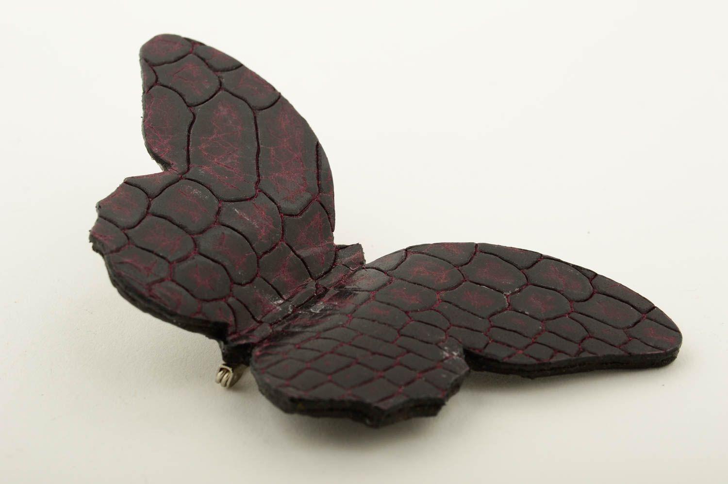 Broche papillon faite main Bijou en cuir naturel design Cadeau pour femme photo 3