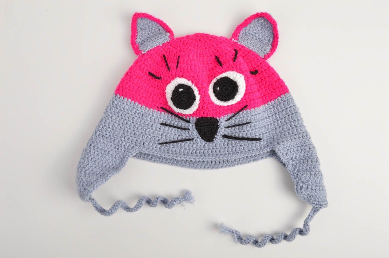 Gehäkelte Kindermütze handgefertigt modisches Accessoire Mütze Katze grau rosa foto 3