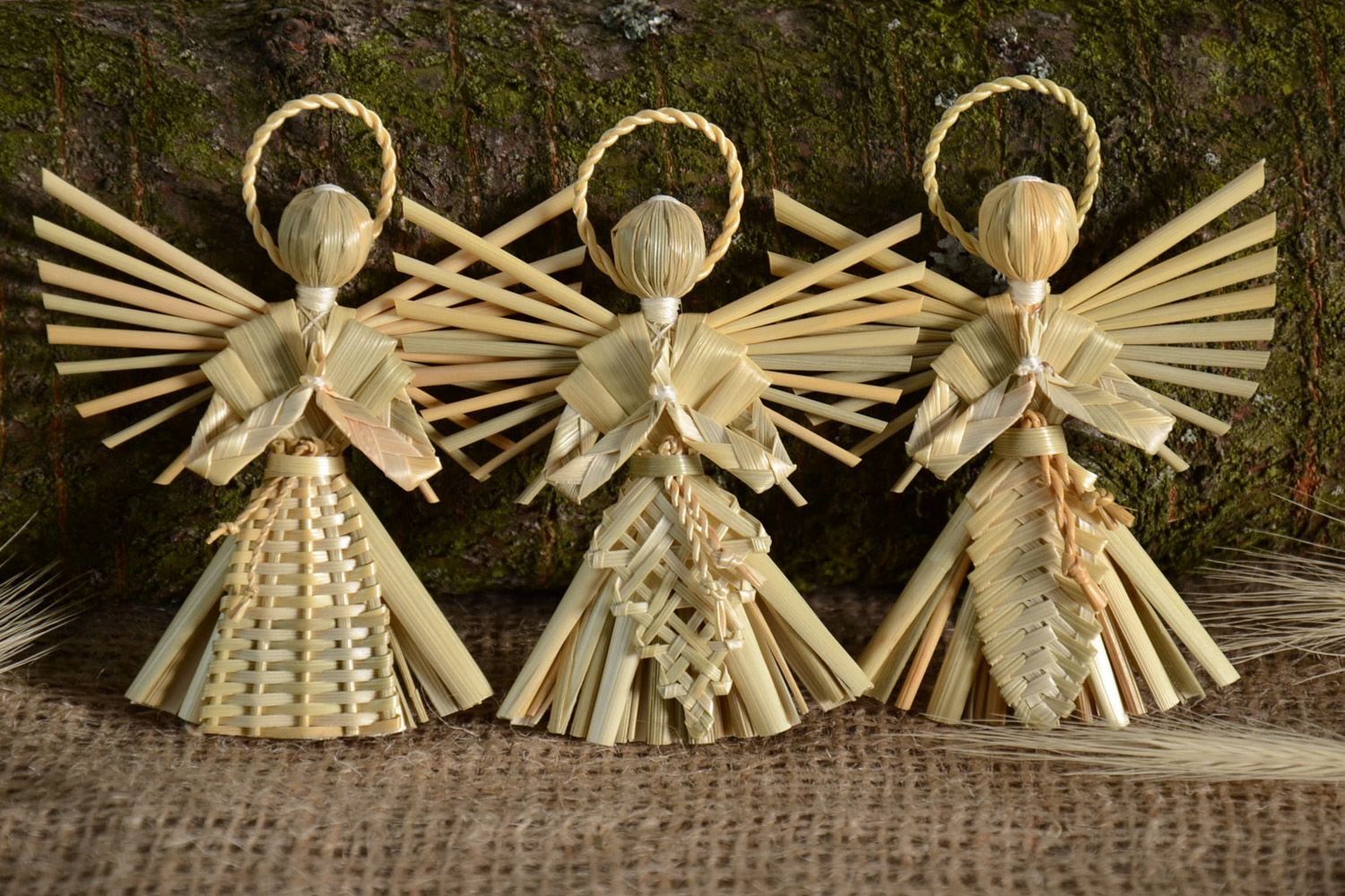 Set of 3 handmade interior straw decorations in the shape of guardian angels photo 1