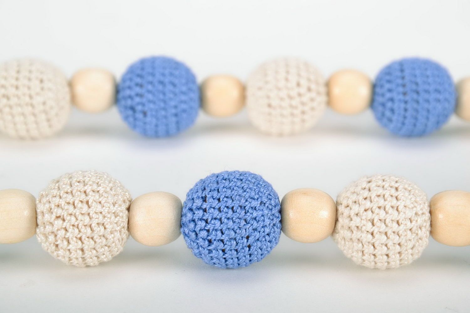 Creamy-blue sling beads photo 2