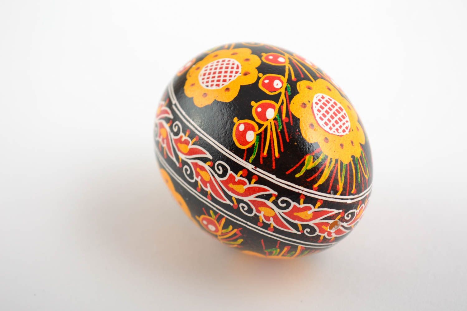 Huevo de Pascua de gallina pintado con arcílicos artesanal con girasoles foto 3
