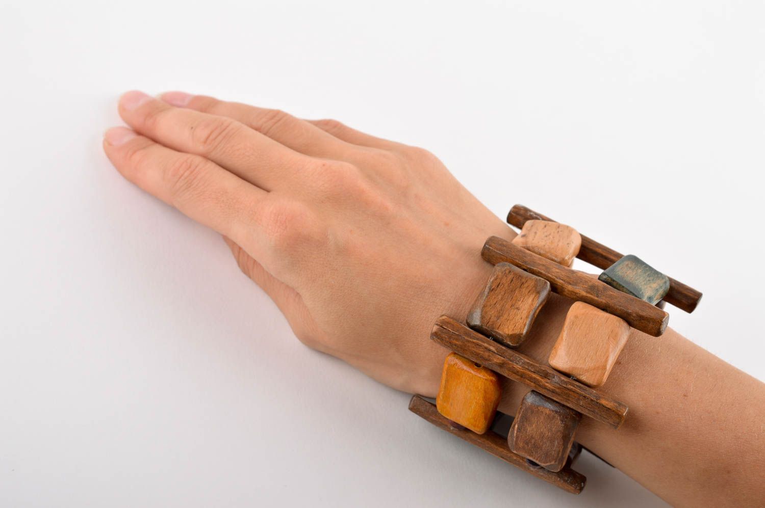 Armband aus holz handgeschaffen Designer Schmuck originell Frauen Accessoire foto 5
