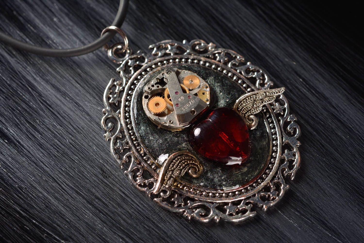 Unusual handmade metal pendant bird fashion trends cool jewelry designs photo 1