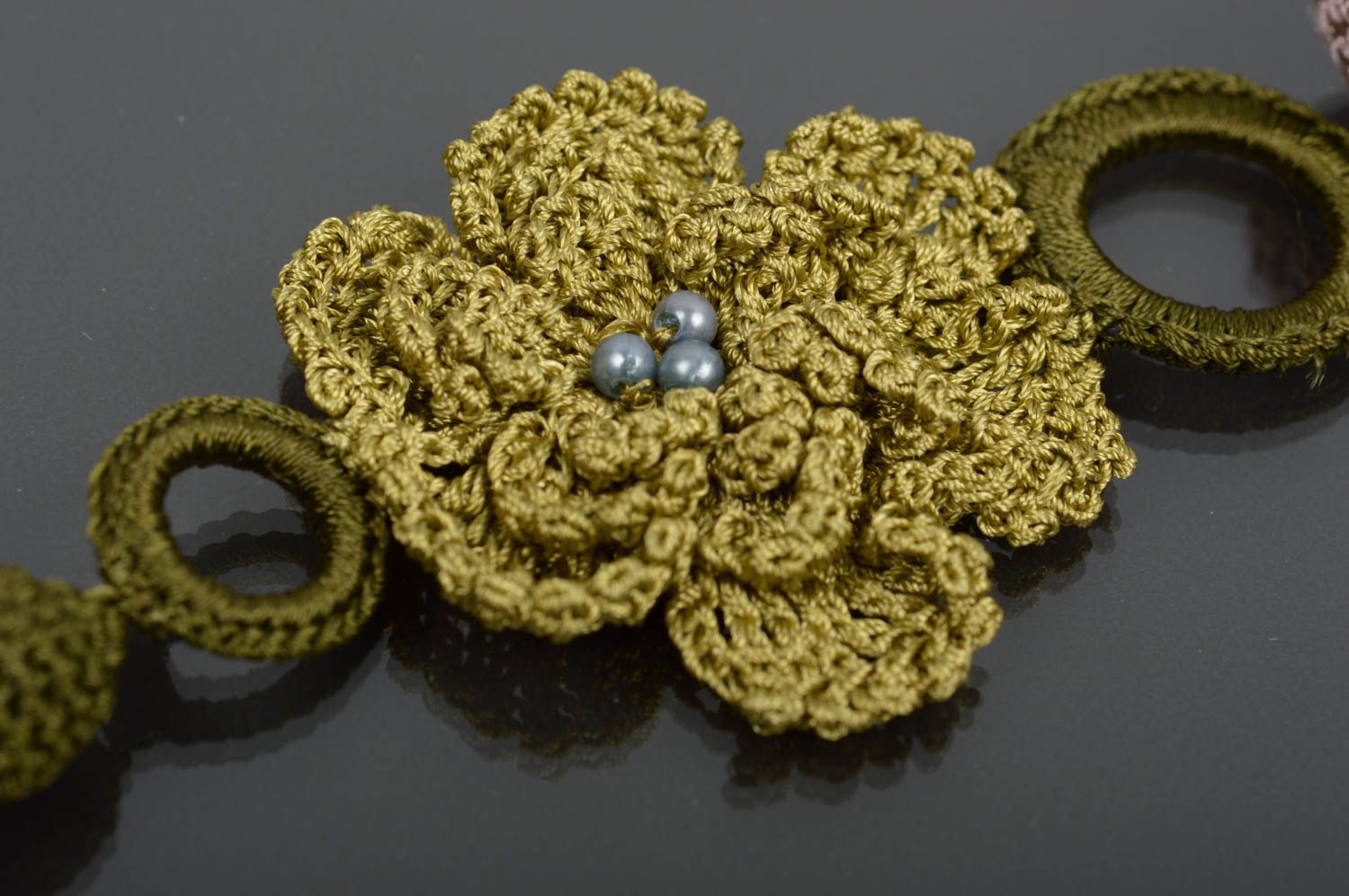 Gros collier tricot Bijou fait main Cadeau femme design vert perles rocailles photo 2