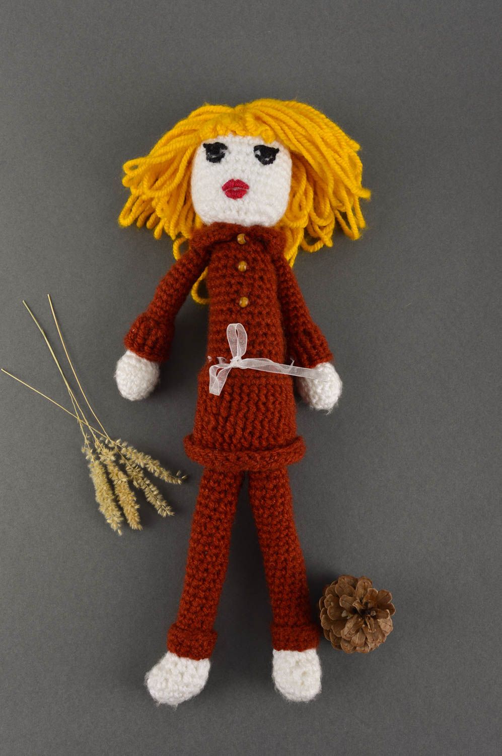 Muñeca artesanal tejida a crochet peluche para niños regalo original para niña foto 1