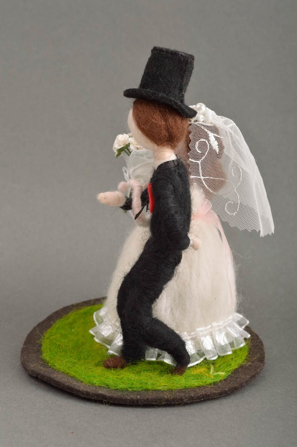 Figurine mariés faite main Poupées en laine feutrée Déco mariage originale photo 3