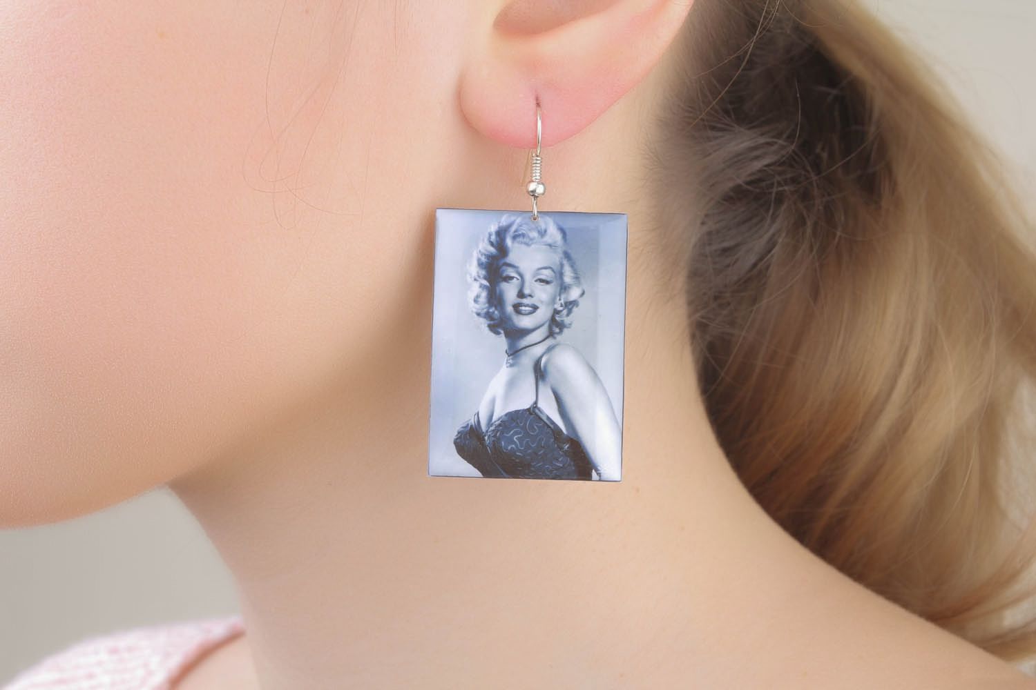 Earrings with Marilyn Monroe picture photo 1