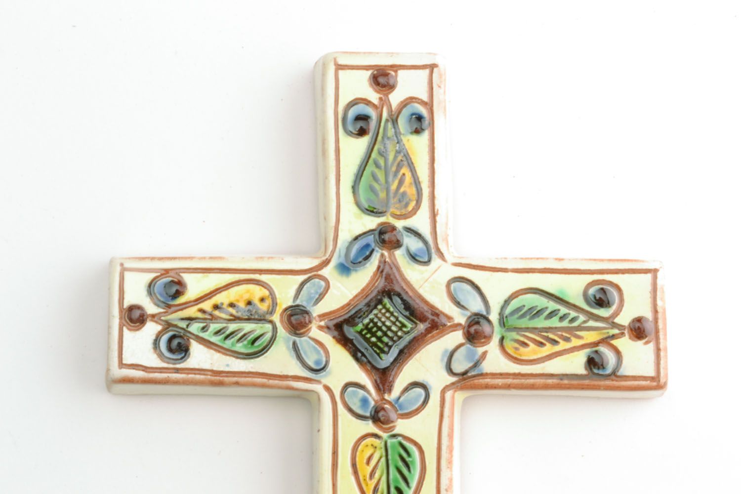 Cruz de cerâmica artesanal para decoração do interior  foto 5