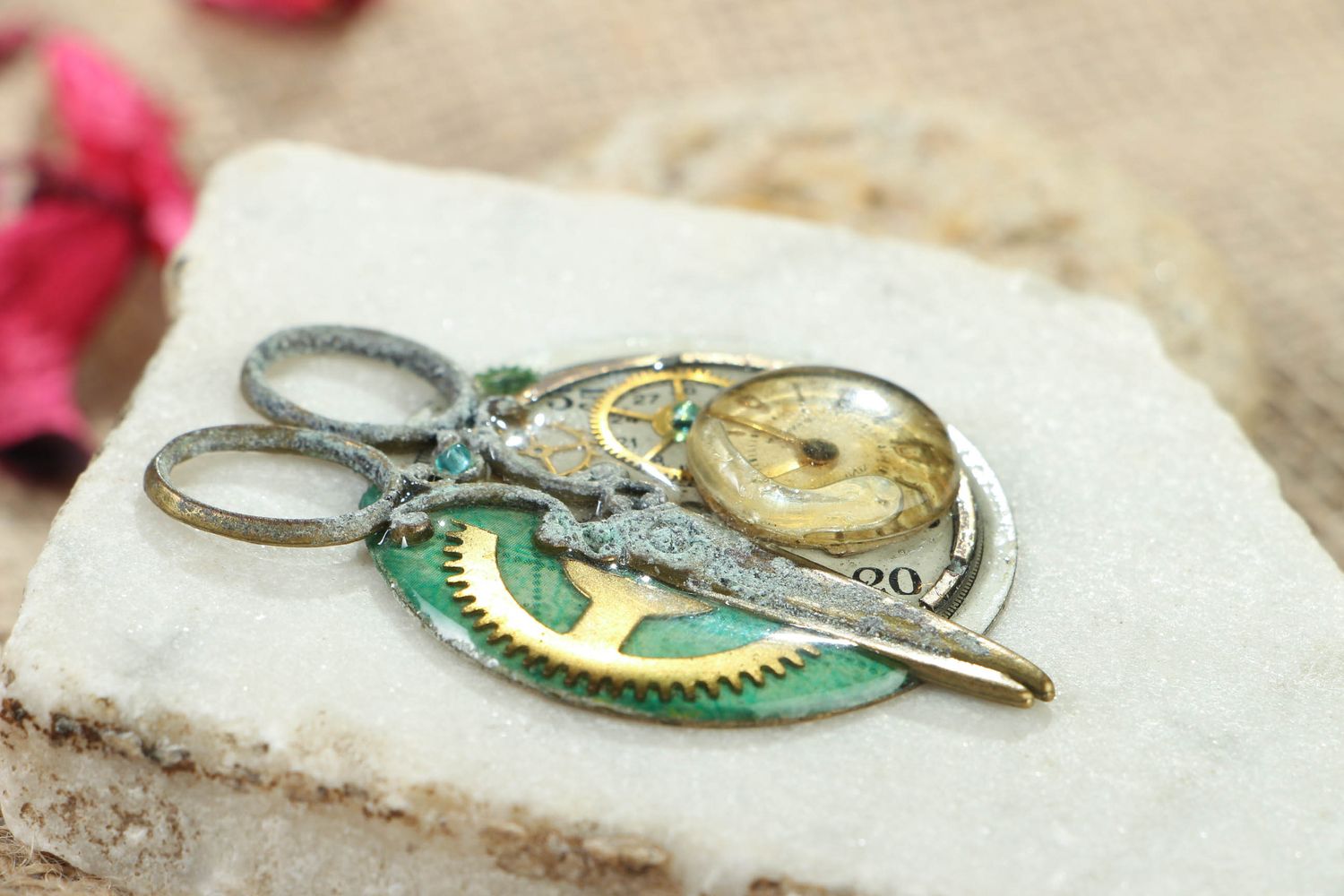 Steampunk pendant with scissors photo 4