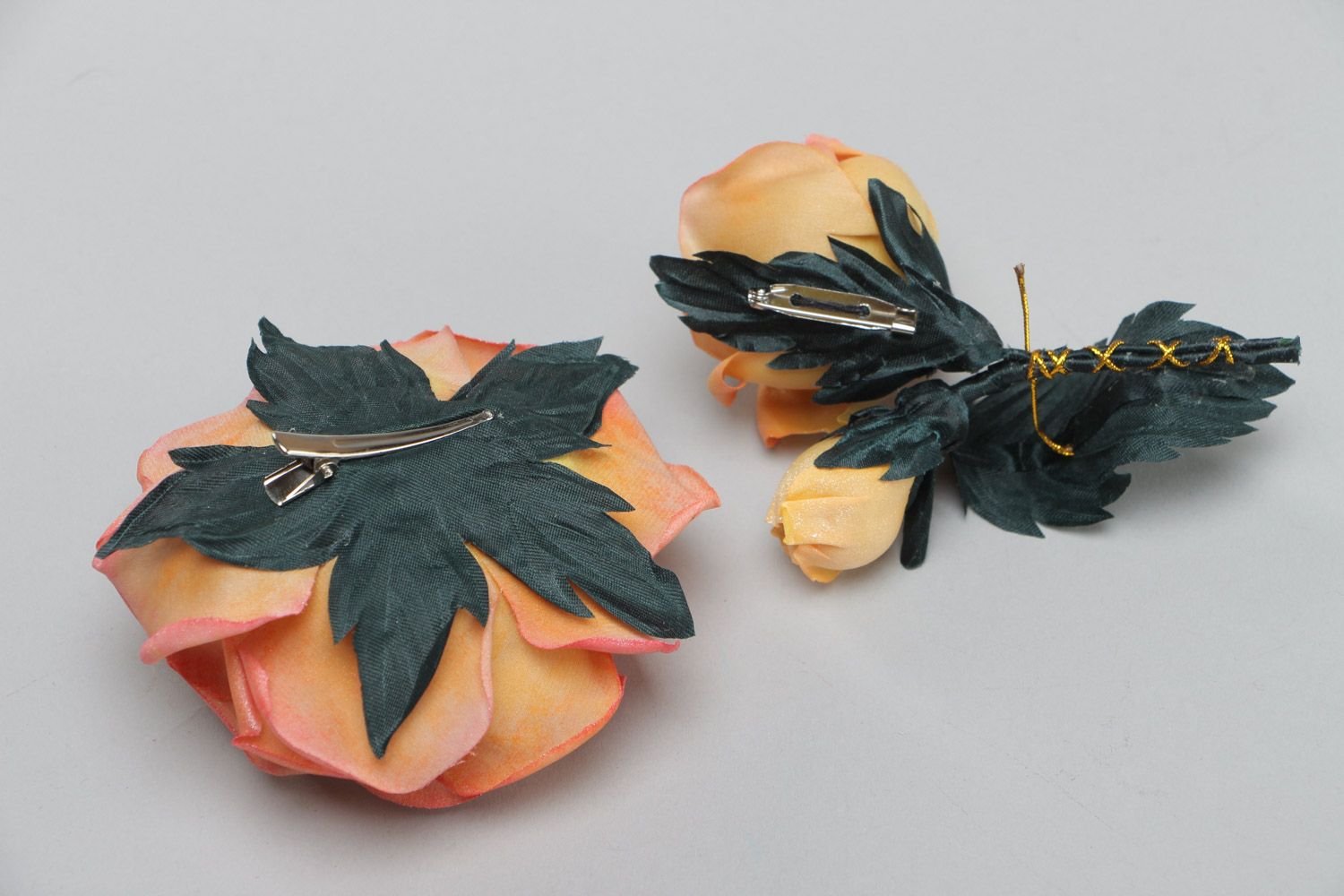 Set of 2 handmade floral accessories hair clip and brooch of tender peach color photo 4