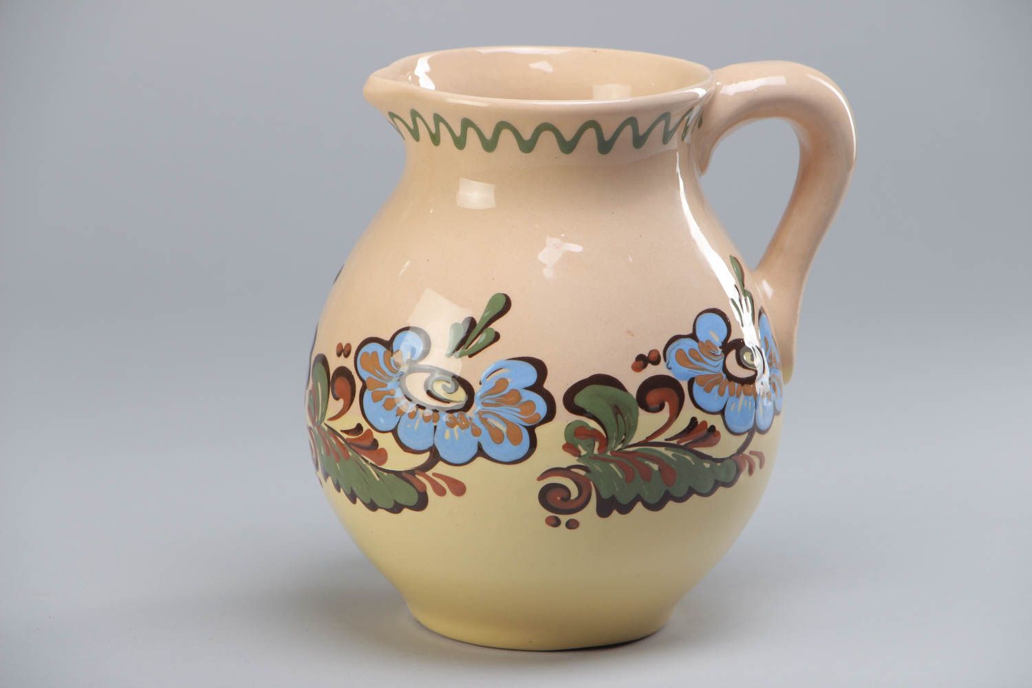 60 oz ceramic water jug with handle and floral pattern in green, beige, blue colors 1,9 lb photo 2