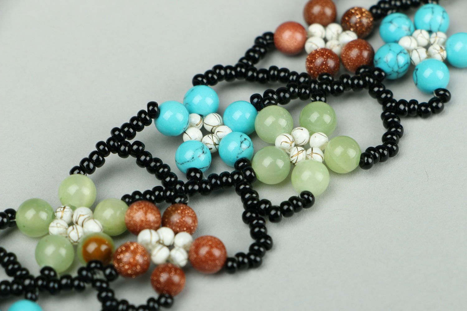 Bead bracelet with aventurine, chrysolite and turquoise photo 4
