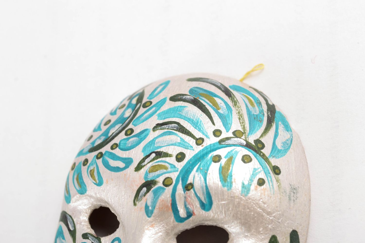 Maschera artigianale fatta a mano in ceramica souvenir da appendere al muro foto 4
