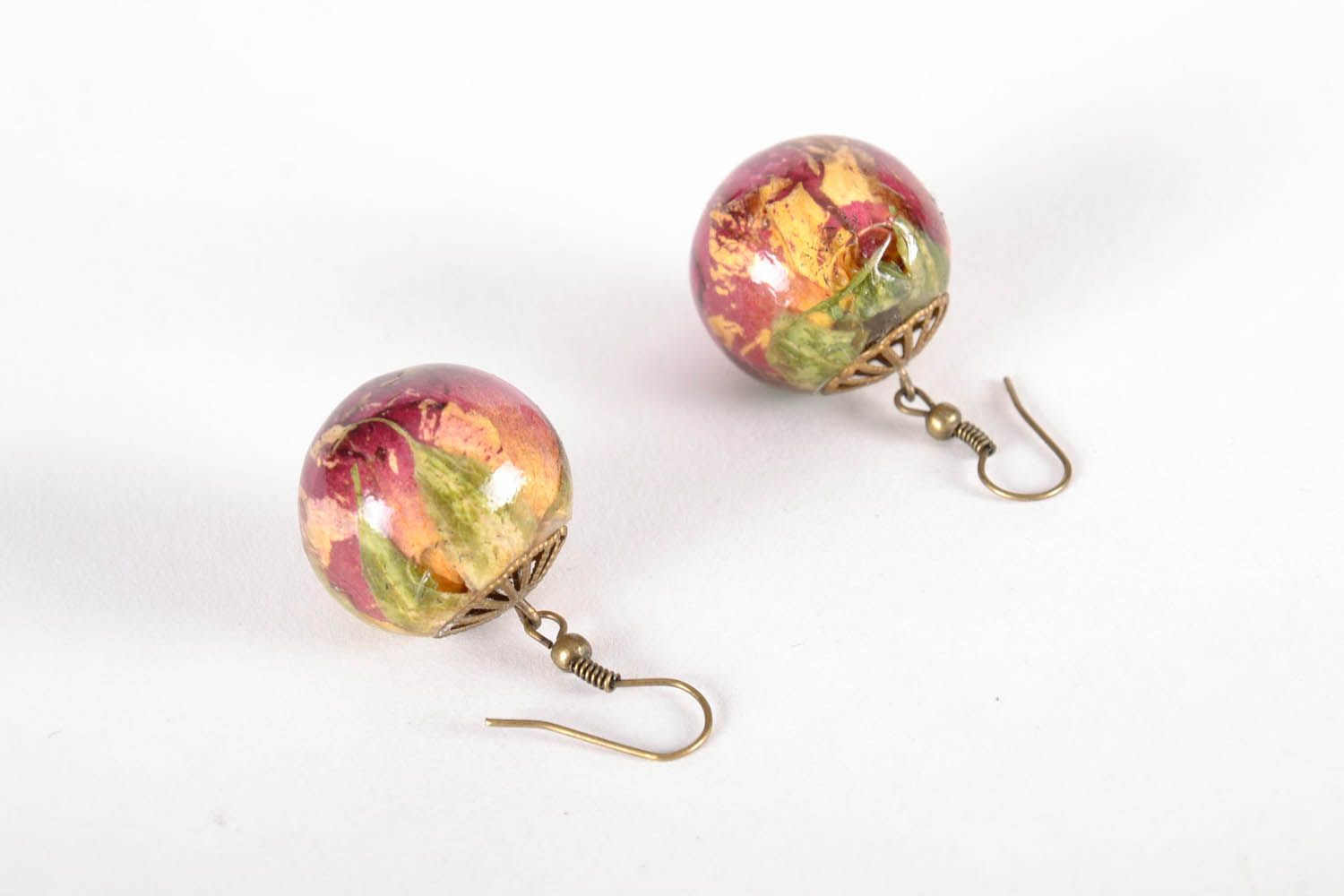 Earrings made of buds of roses photo 3