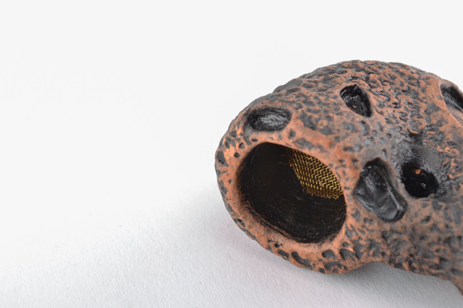 Molded clay smoking pipe photo 3