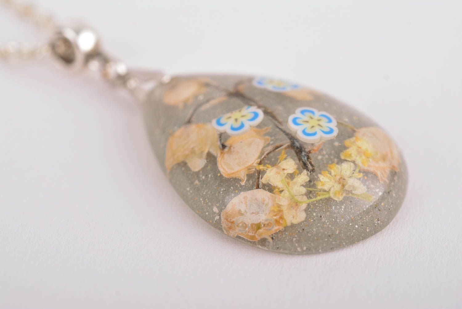 Beautiful handmade epoxy pendant metal necklace with real flowers gifts for her photo 4