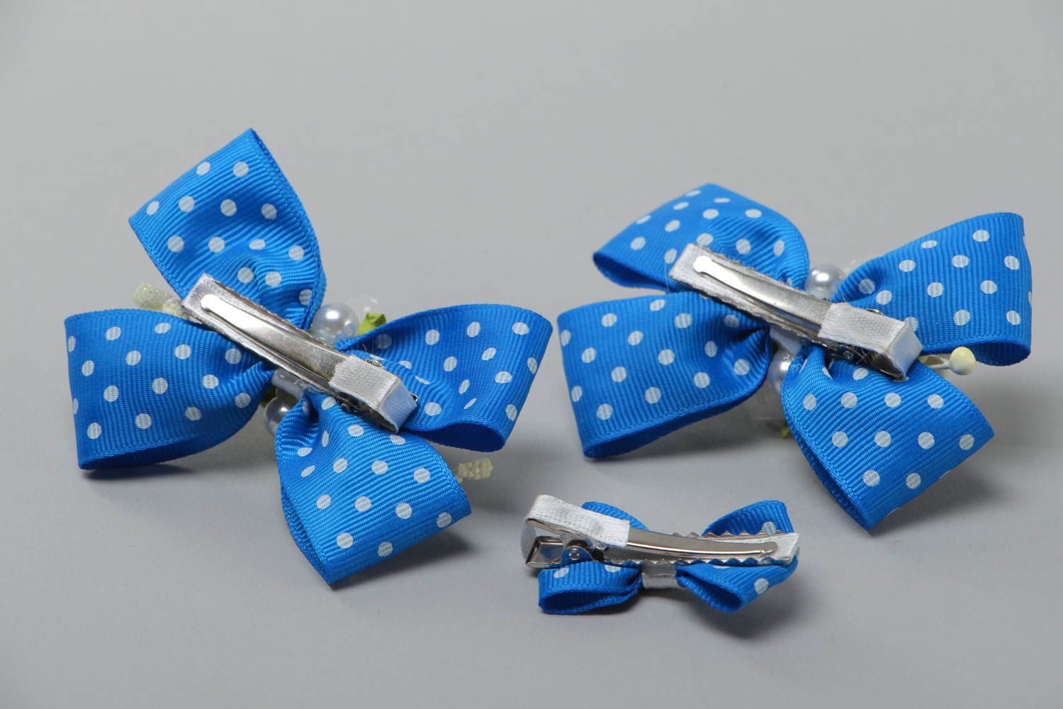 Set of 3 handmade hair clips with bright blue white dotted rep ribbon bows photo 4