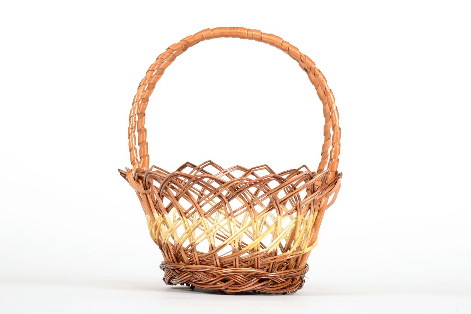 Woven basket with handles  photo 2