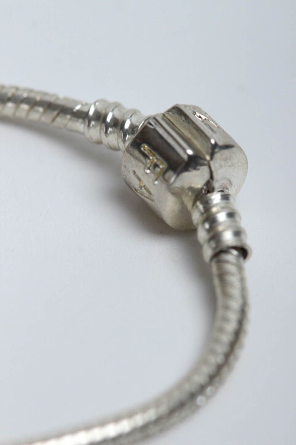 Bracelet métal Bijou fait main avec perles fantaisie Accessoire femme ou fille photo 4