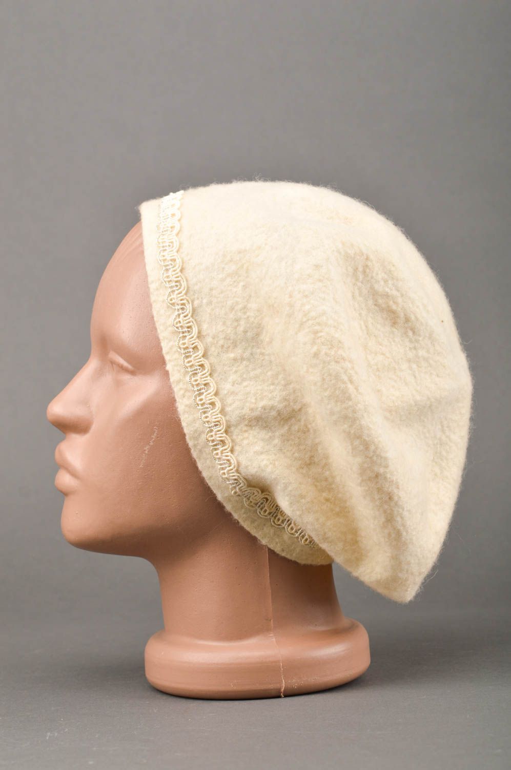 Gorro de fieltro hecho a mano de lana blanca ropa para mujer regalo original  foto 3
