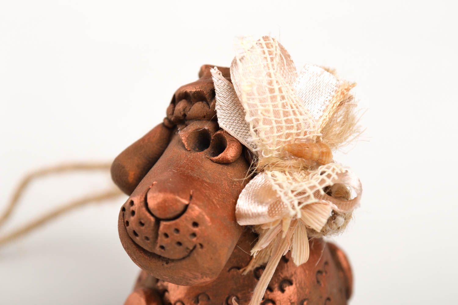 Глиняный сувенир ручной работы колокольчик из глины авторская керамика собака фото 2
