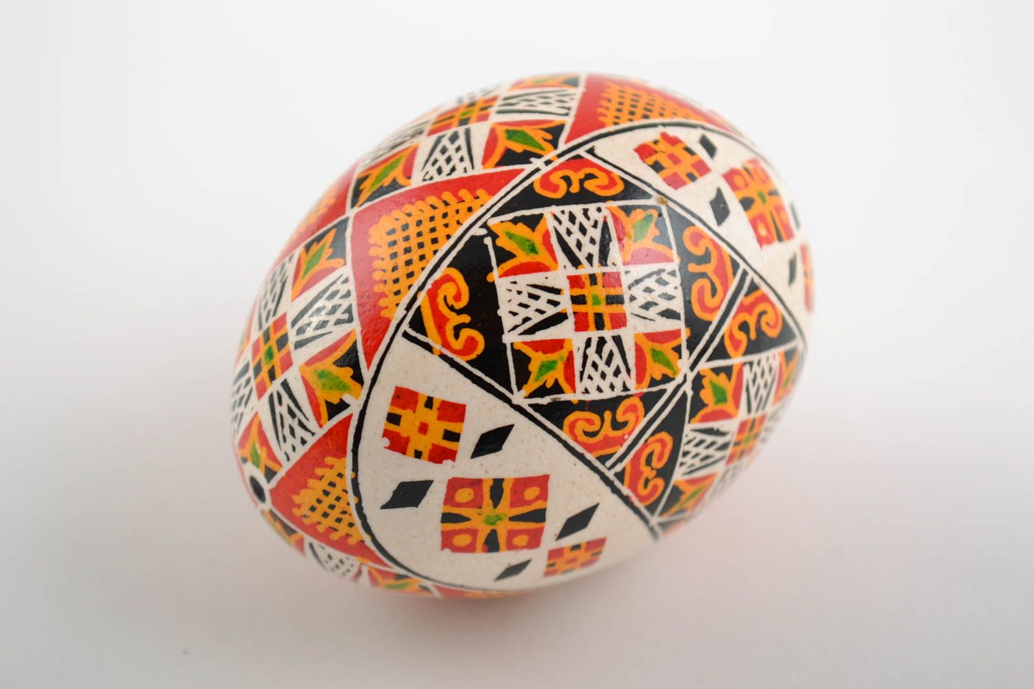 Künstlerisches schönes bemaltes Osterei handmade mit Acrylfarben Bemalung foto 4