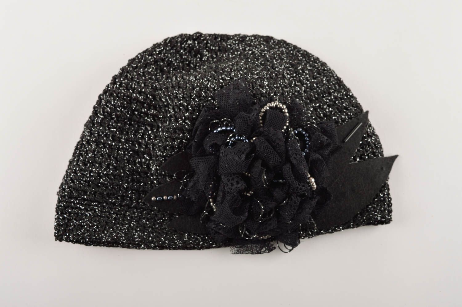 Модная шапка ручной работы шапка оригинальная черная вязаная шапочка с цветком фото 5