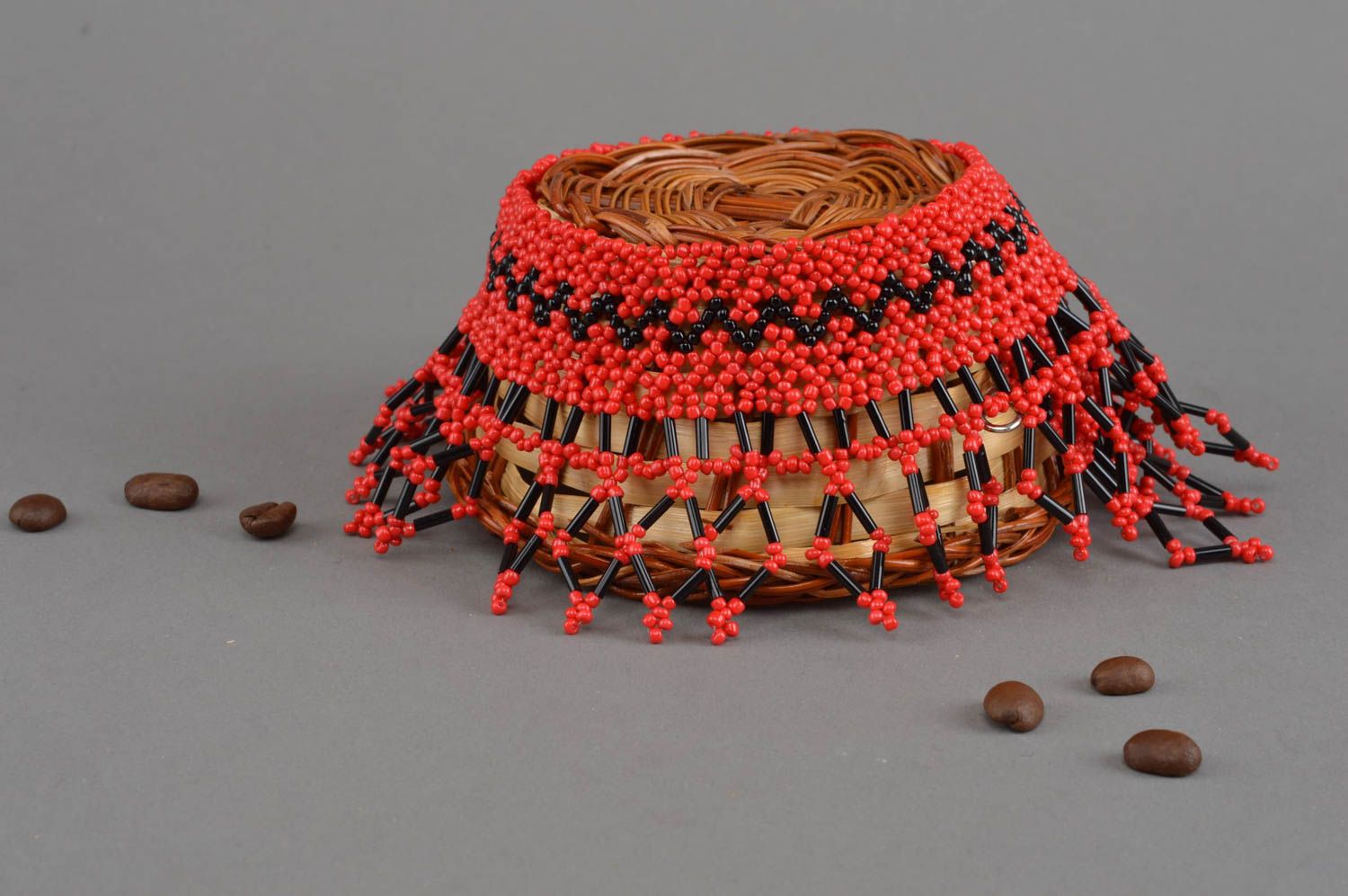 Handmade geflochtenes Designer Collier aus Glasperlen in Rot und Schwarz  foto 1