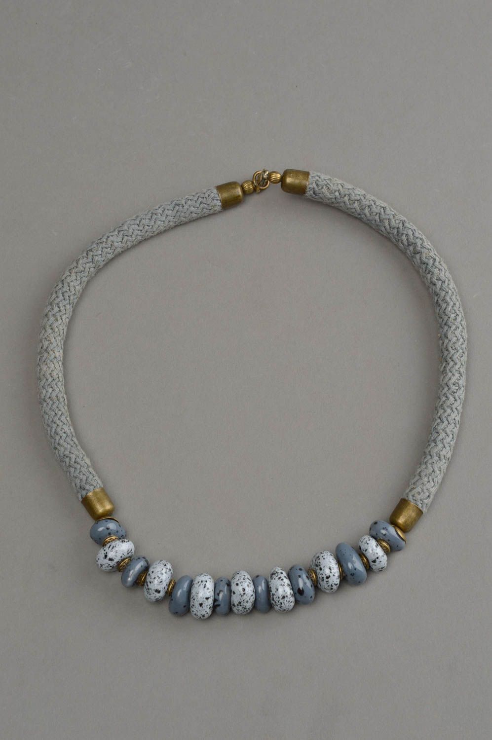 Collana di perline in argilla fatta a mano girocollo artigianale in stile etnico foto 2