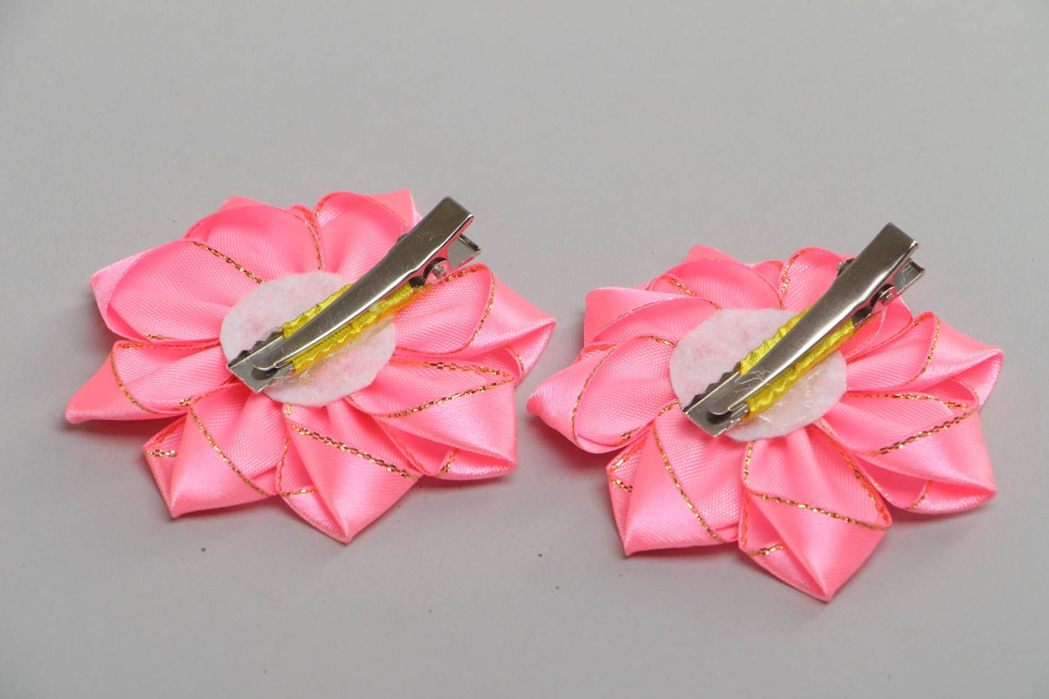 Set of handmade pink and red satin ribbon flower hair clips 2 pieces photo 4