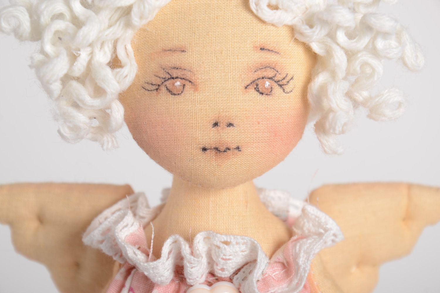 Кукла ручной работы кукла из ткани мягкая кукла с крыльями в короне красивая фото 3