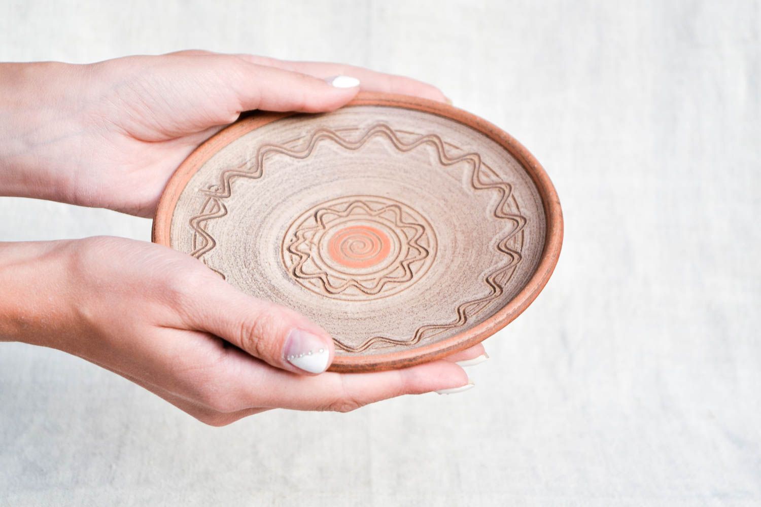 Керамическая тарелка ручной работы глиняная посуда расписная тарелка этнос фото 2