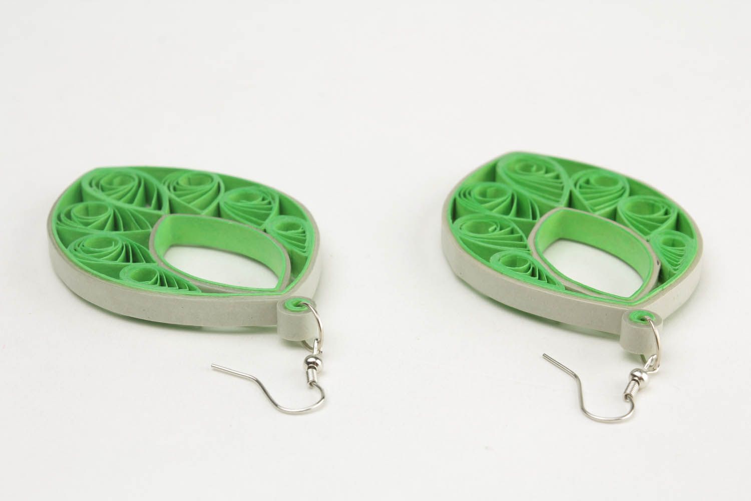Green quilling paper earrings photo 2