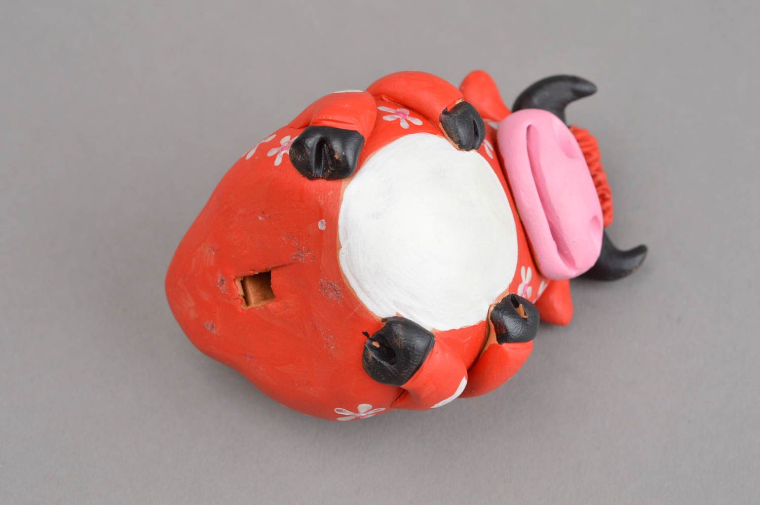 Свистулька из глины коровка керамическая свистулька глиняная игрушка маленькая фото 4