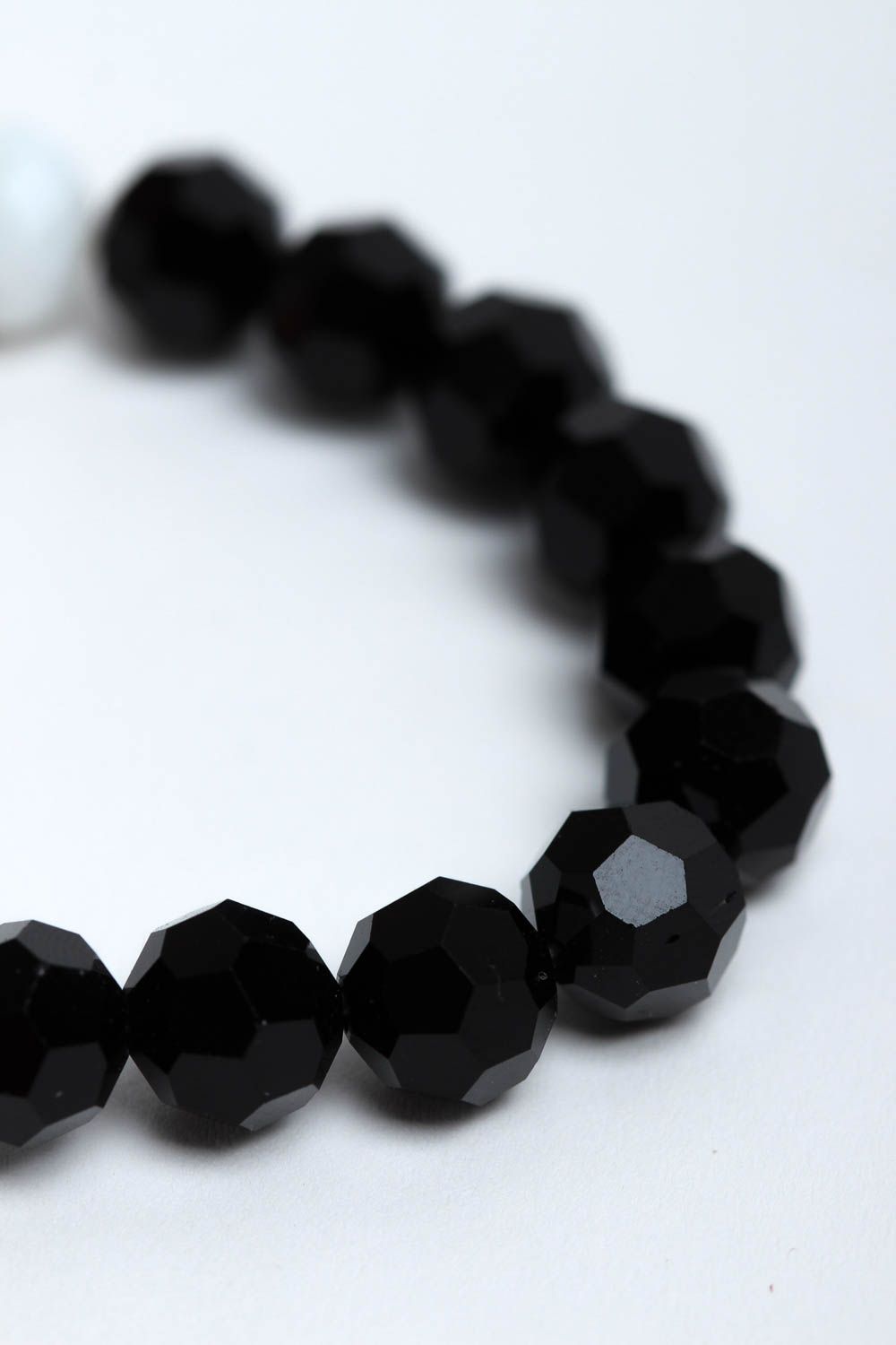 Bracelet de créateur Bijou fait main élégant design noir blanc Cadeau femme photo 4