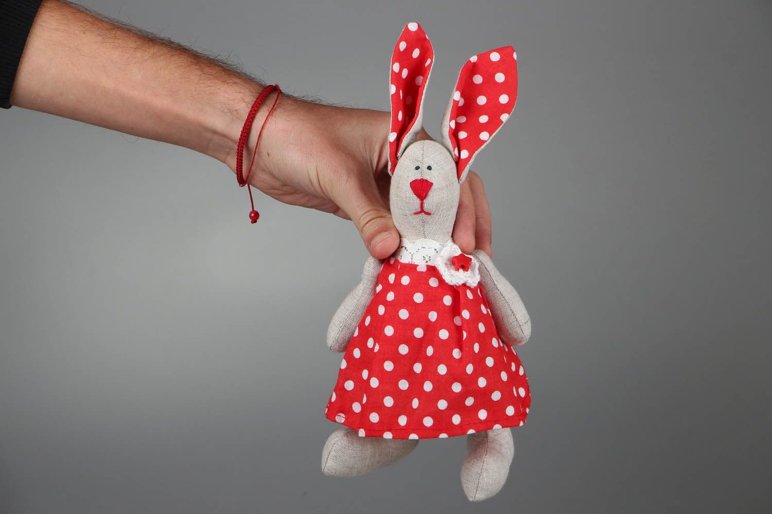 Peluche artisanale lapine en robe à pois faite main photo 4