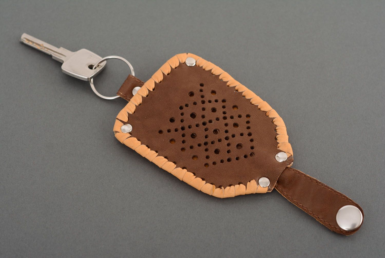 Brown leather key holder photo 1