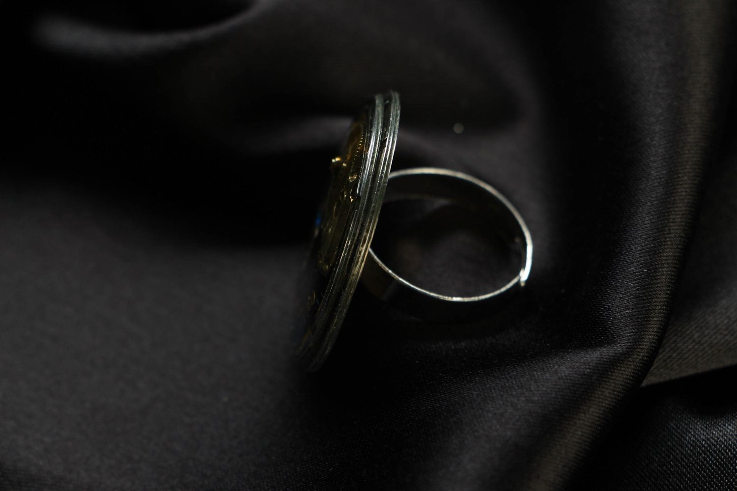 Кольцо металлическое в стиле стимпанк большое круглое фото 2