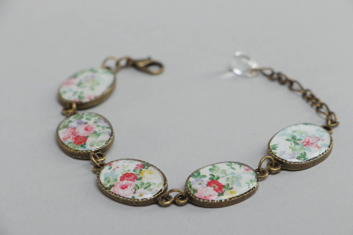 Handmade metal and glass glaze wrist bracelet with chain and flower pattern photo 3