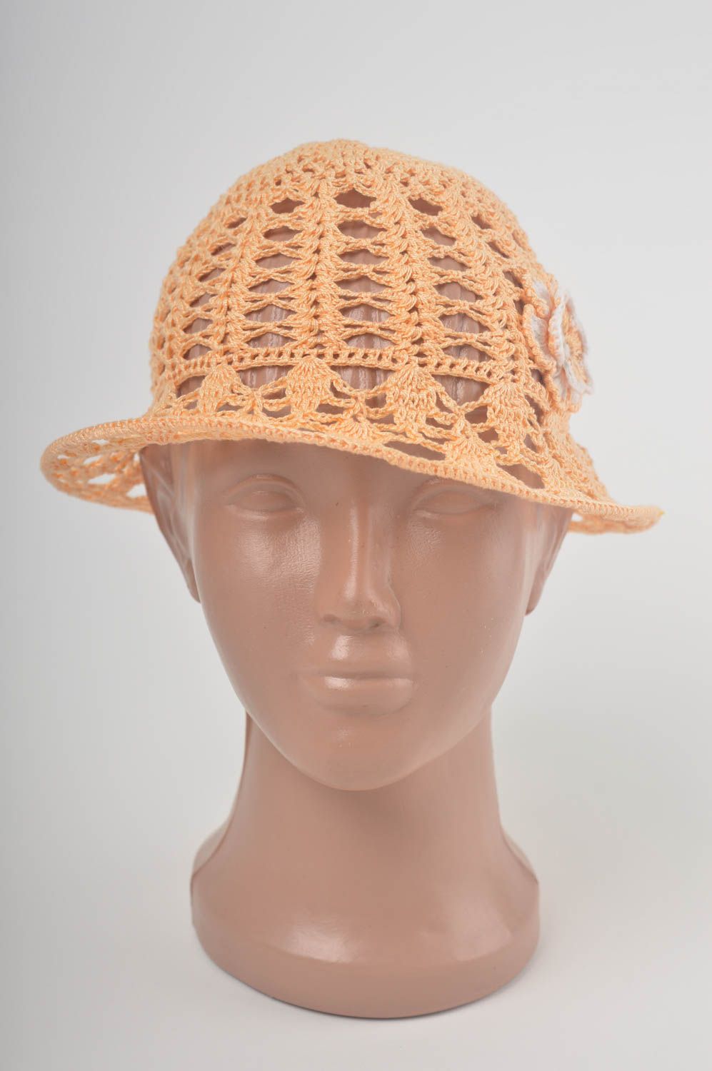 Вязаная шляпа ручной работы детская шляпа головной убор для девочки ажурный фото 4