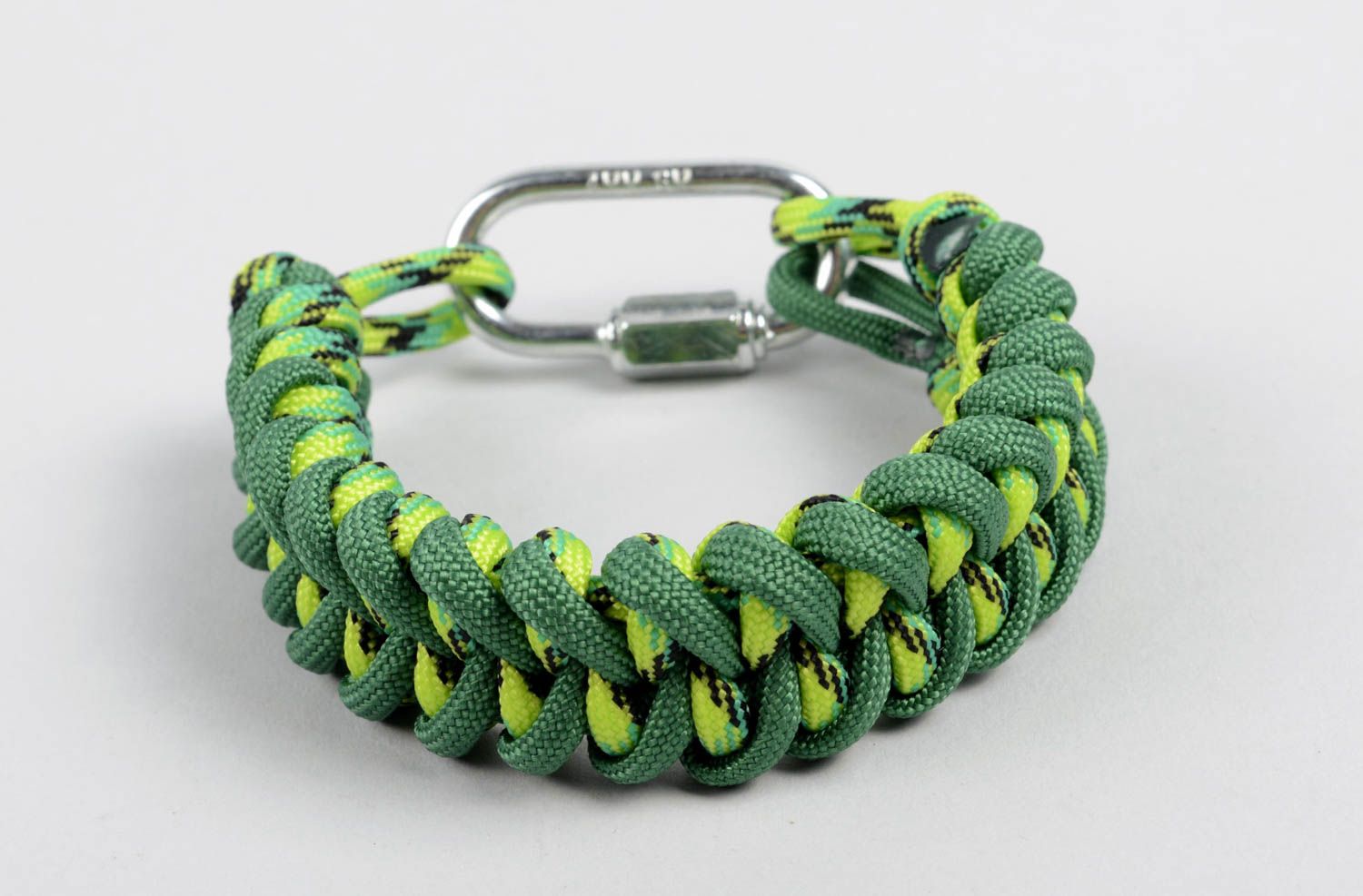 Handmade grünes Paracord Armband Accessoire für Männer Herren Armband foto 1