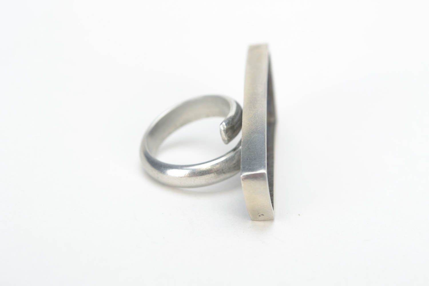 Exklusiver stilvoller Schmuck Ring Rohling aus Metall künstlerische Handarbeit foto 4