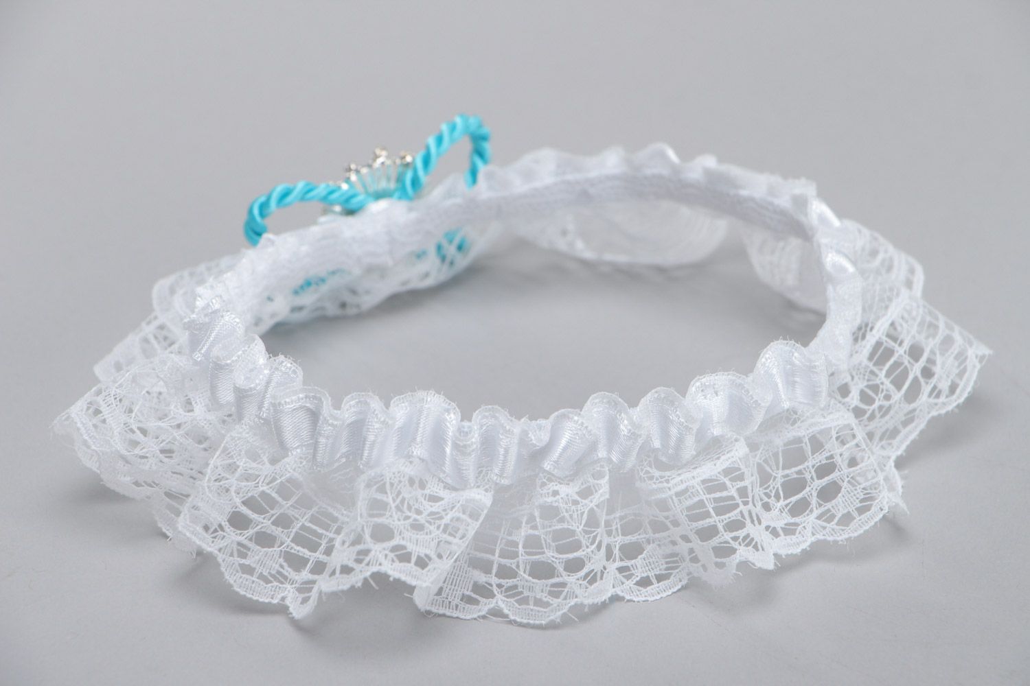 Tender handmade white stretch lace wedding bridal garter with blue cord and bead photo 4