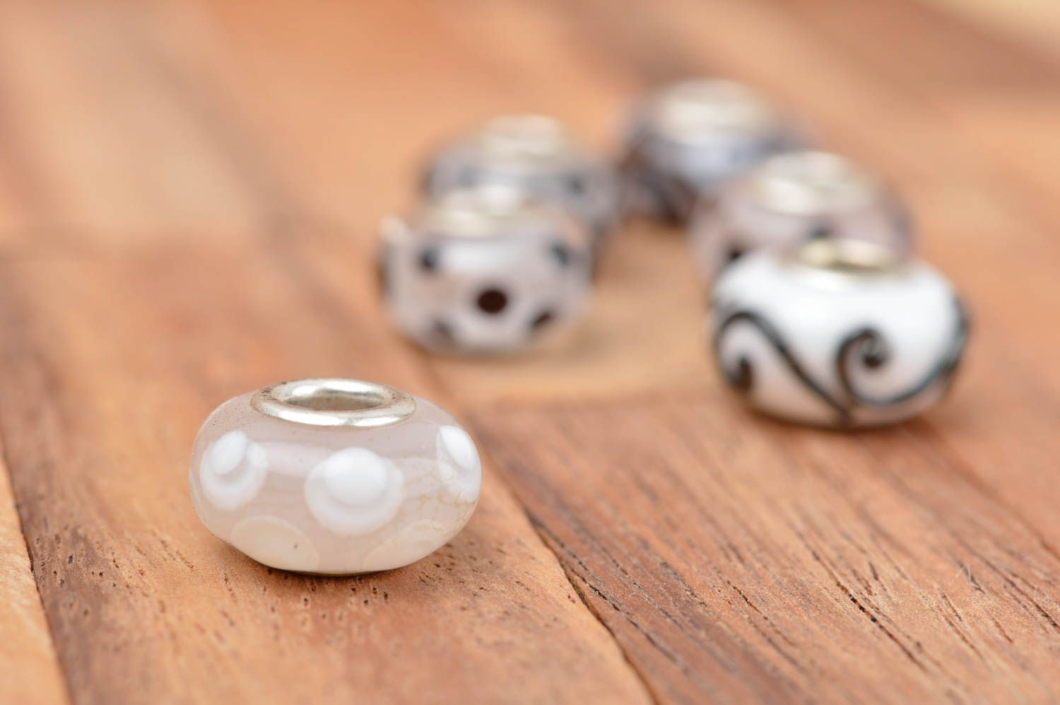 Handmade jewelry making supplies white glass bead lampwork glass art ideas photo 2