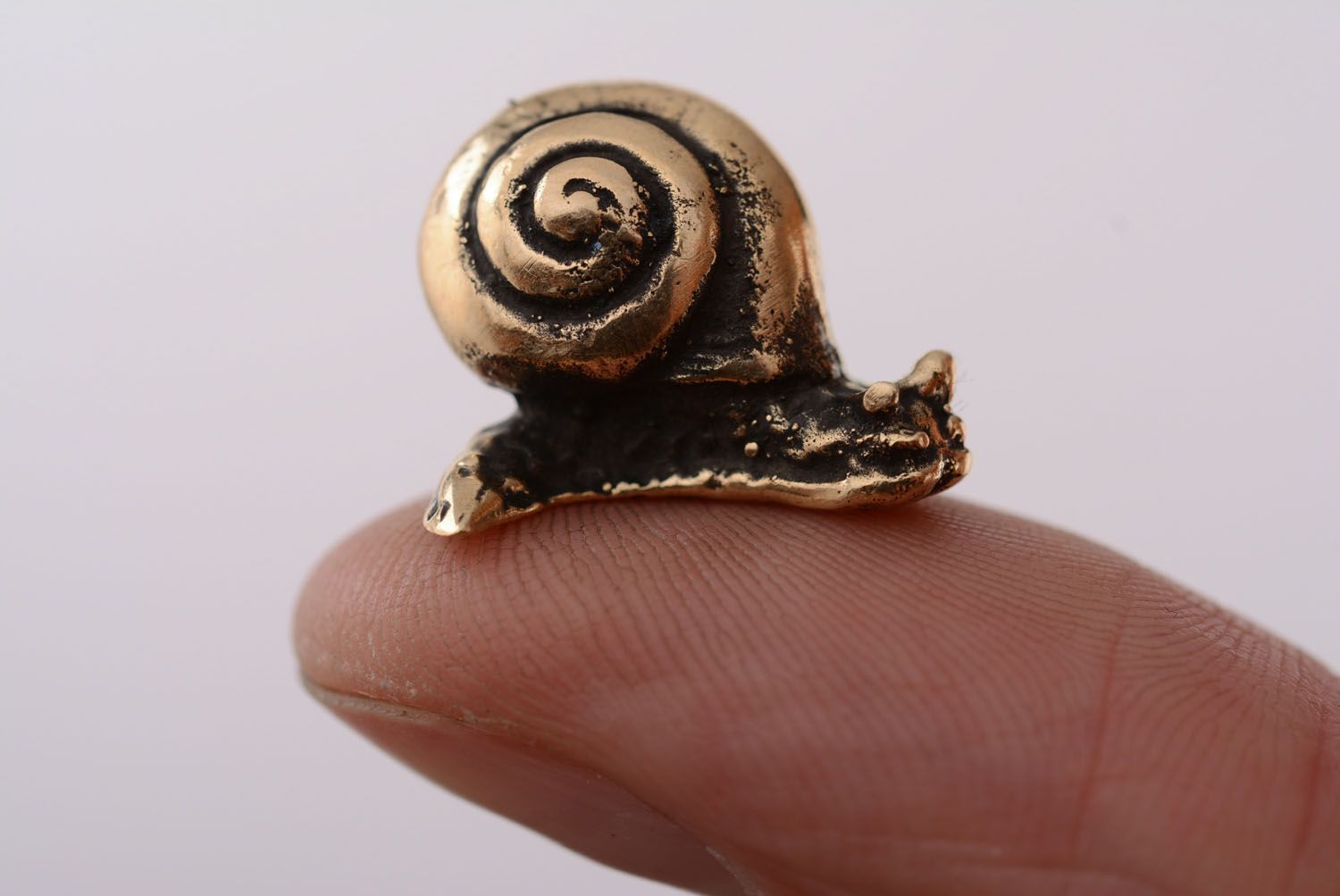 Bronze figurine Snail photo 3