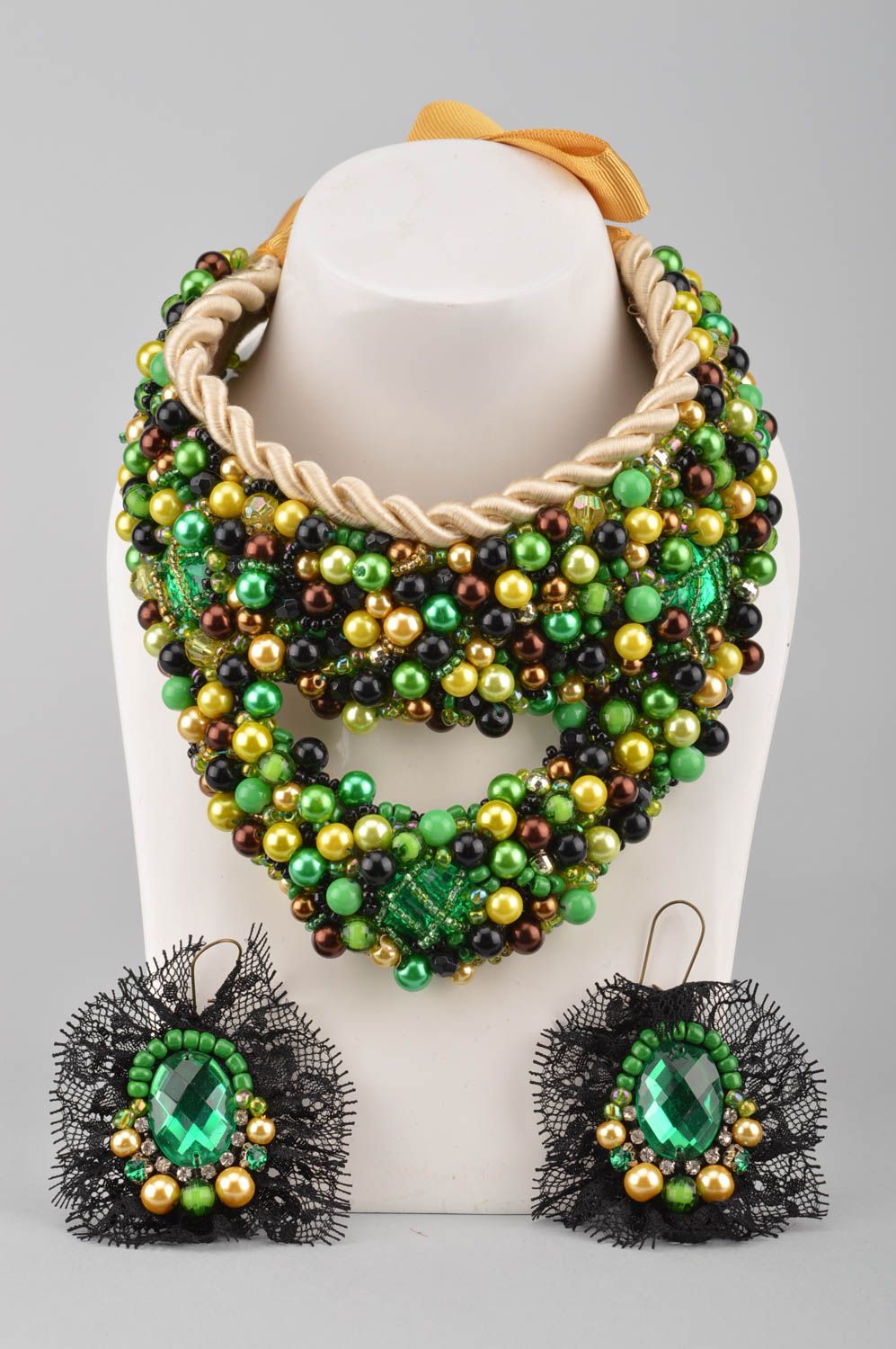 Handmade set of jewelry unusual beaded accessories stylish necklace and earrings photo 1