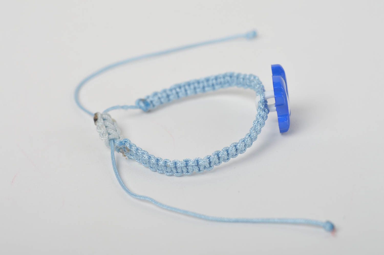 Bracelet tressé bleu Bijou fait main original avec téléphone Cadeau enfant photo 3
