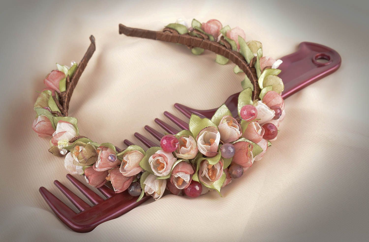Diadema artesanal accesorio para el cabello con flores rosa regalo original foto 1