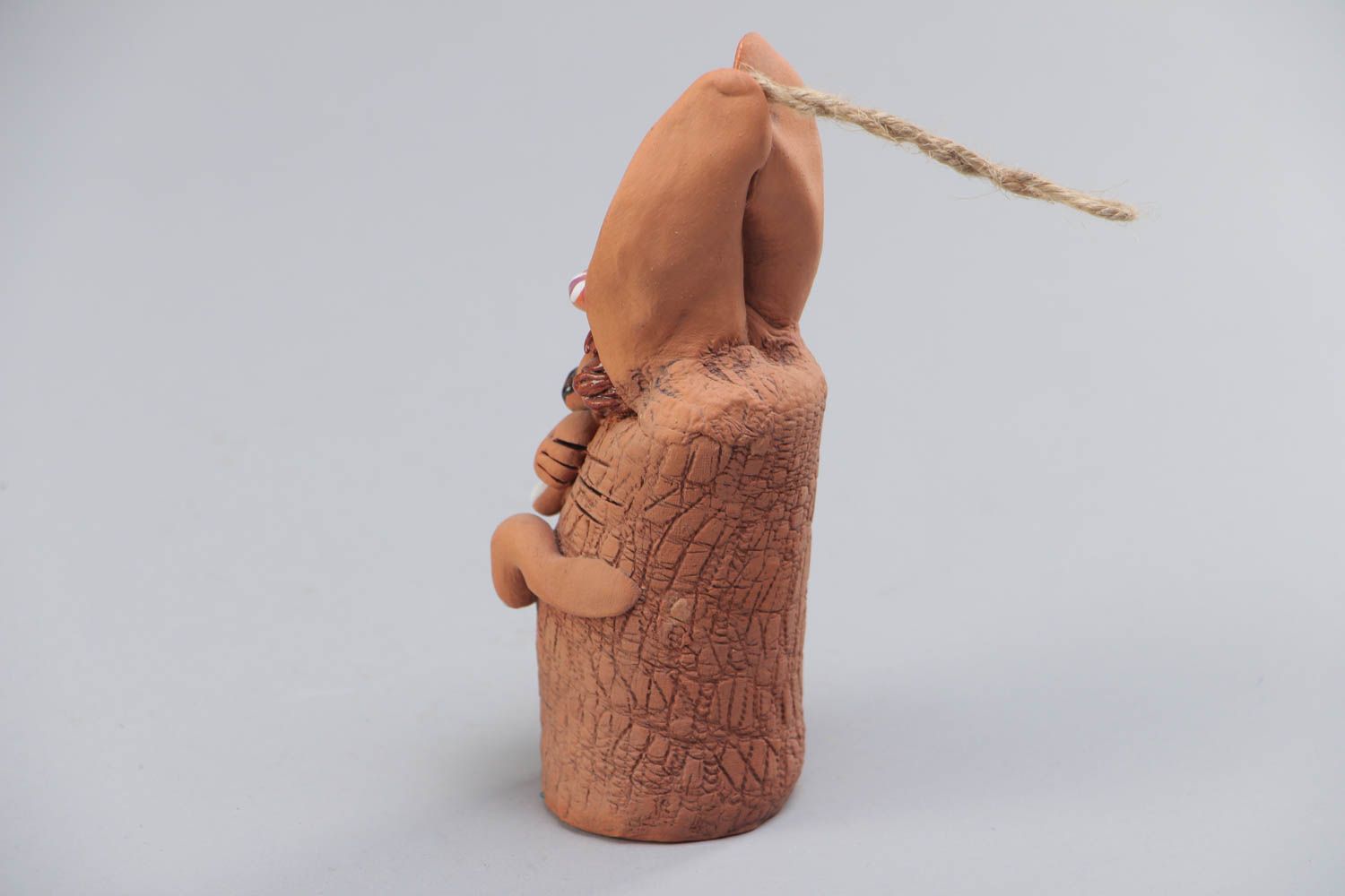 Künstler Interieur Anhänger Glocke aus Ton dekorative in Form eines Hasen handmade foto 3
