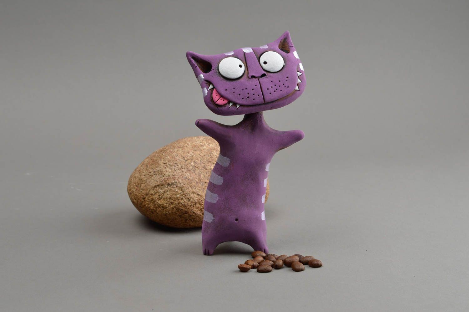Figurine de chat faite main en argile rouge miniature originale décoration mauve photo 1